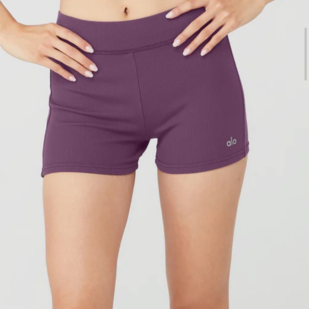 Purple ribbed alo shorts